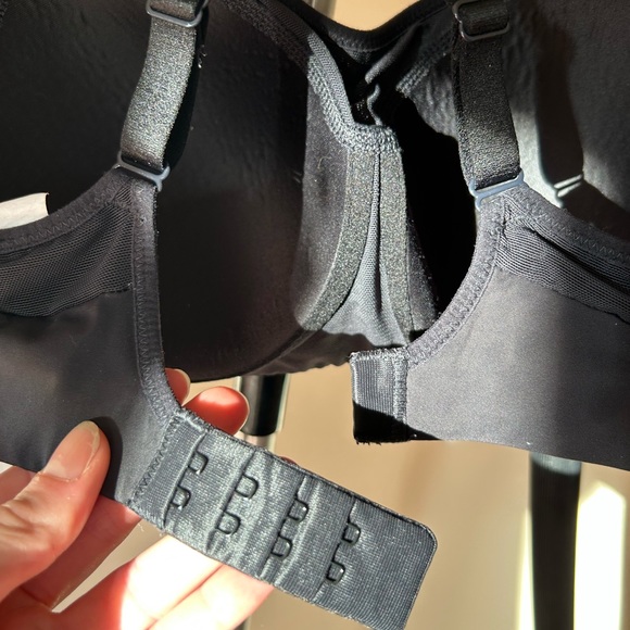 Nike Dri-Fit Sports Bra - Picture 6 of 7